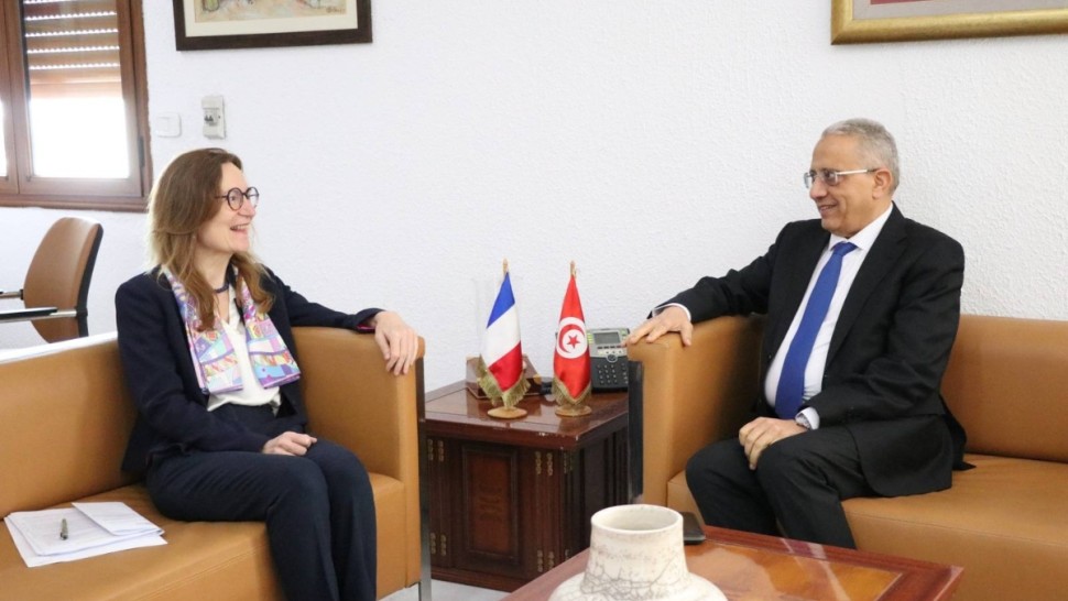 اتفاق تونسي فرنسي على تسريع إنجاز مستشفيي قفصة وسيدي بوزيد